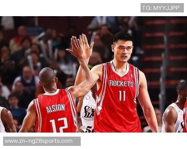 杜兰特交易风波升级七队争夺姚明全家现身休斯敦引发关注